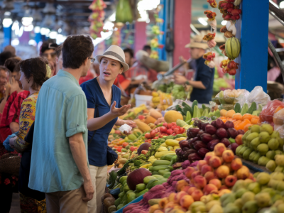 Wie du als reisende_r in einer fremdsprache peinliche fehler vermeidest und trotzdem echt verbunden bleibst